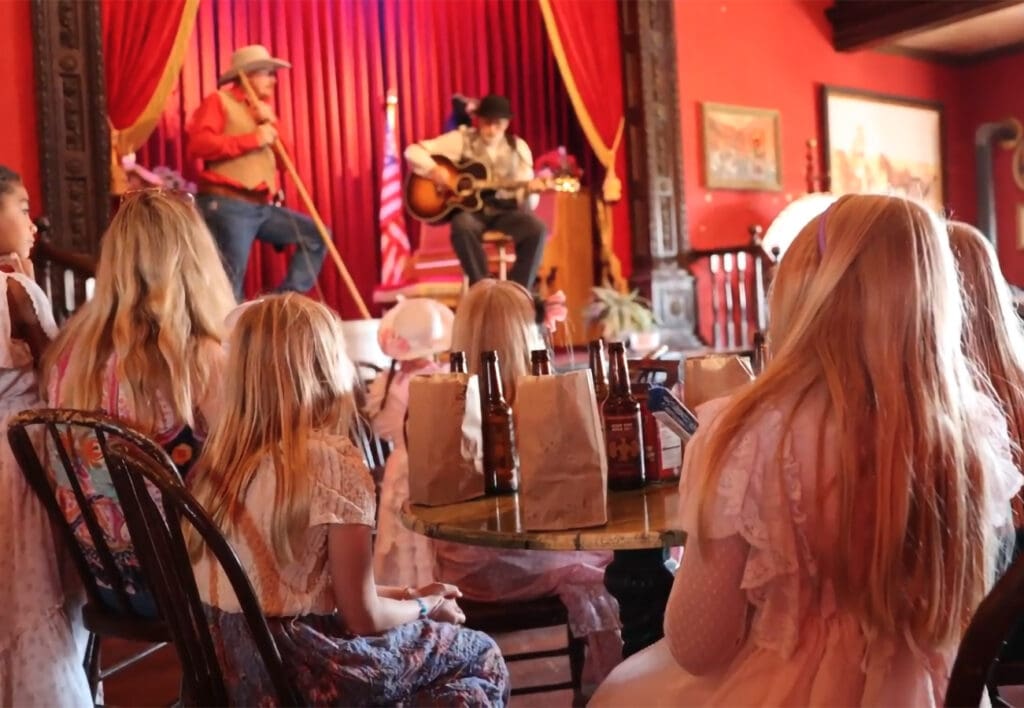 Special-Performance-Live-Music-and-shows-at-The-1880-Town